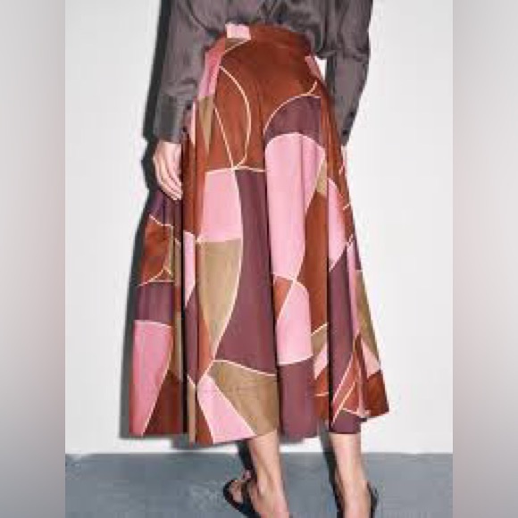 Zara Dresses & Skirts - 60. 16”W Zara Skirt